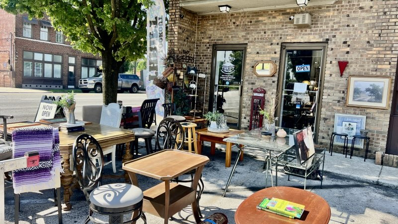 Lookout Thrift Storefront 2441 Broad St Chattanooga TN 37406